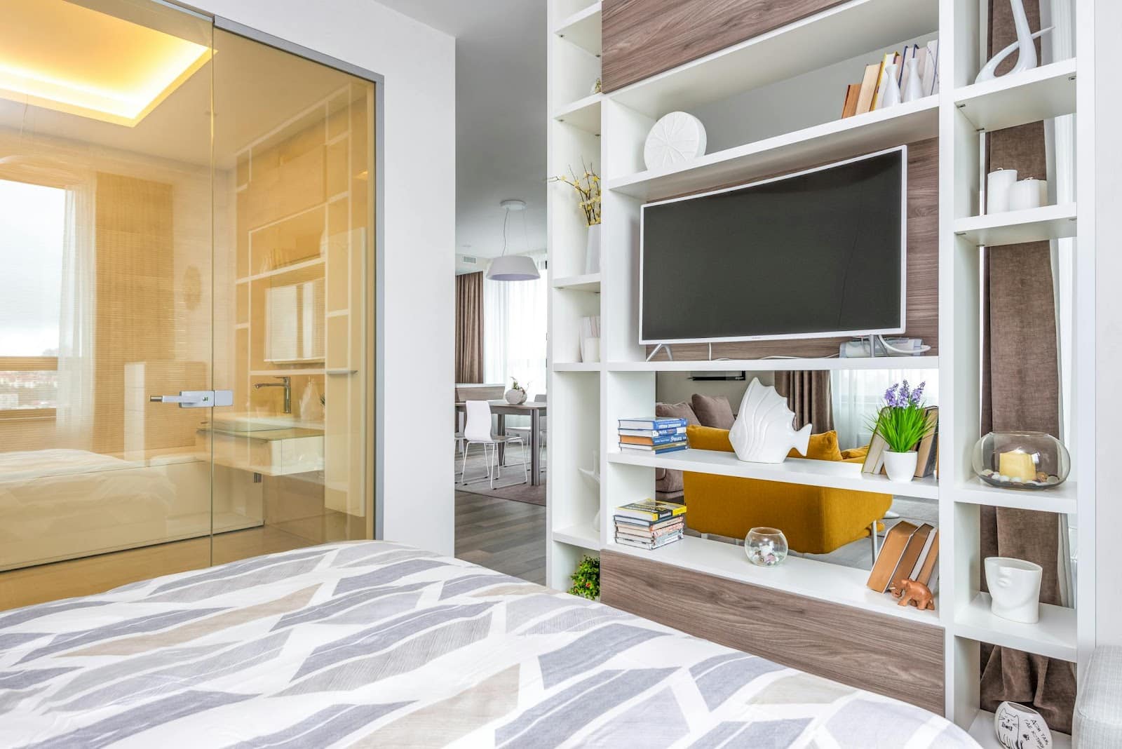 Streamlined shelve that made a small room feel. bigger and comfy