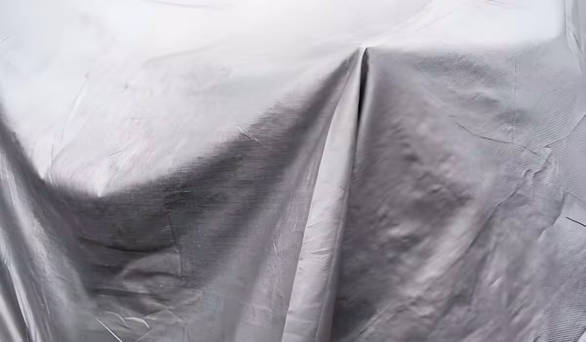 A microfiber sheet displaying the differences of bamboo vs. microfiber sheets