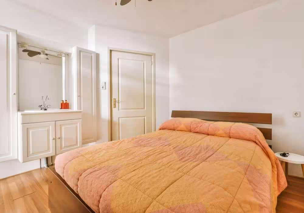 Orange bedding king comforter size on a queen bed